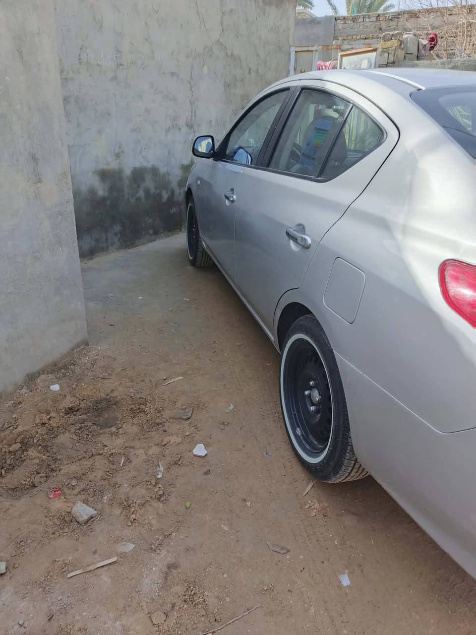 السلام عليكم نيسان صني موديل 2022  لون سلفري رقم مثنئ انكليزي السياره دوشمه كامله للسياره تخم تايرات ابو الخطه ادامه للمكينه تبريد ثلج السياره اخت الزيرو  ماشيه 100 الف  حادثها جداً بسيط  قطعتين جاملغ امامي معوقين سنتين تصير حره اللاستفسار  علئ الرقم***********
