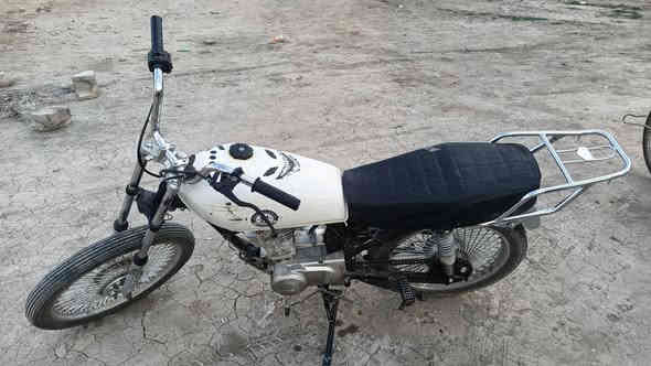 السلام عليكم نامه 3 احروح مديل 22 دراجه نضيفه بس كابريتر اطوف السعر 250 رقمي ***********
