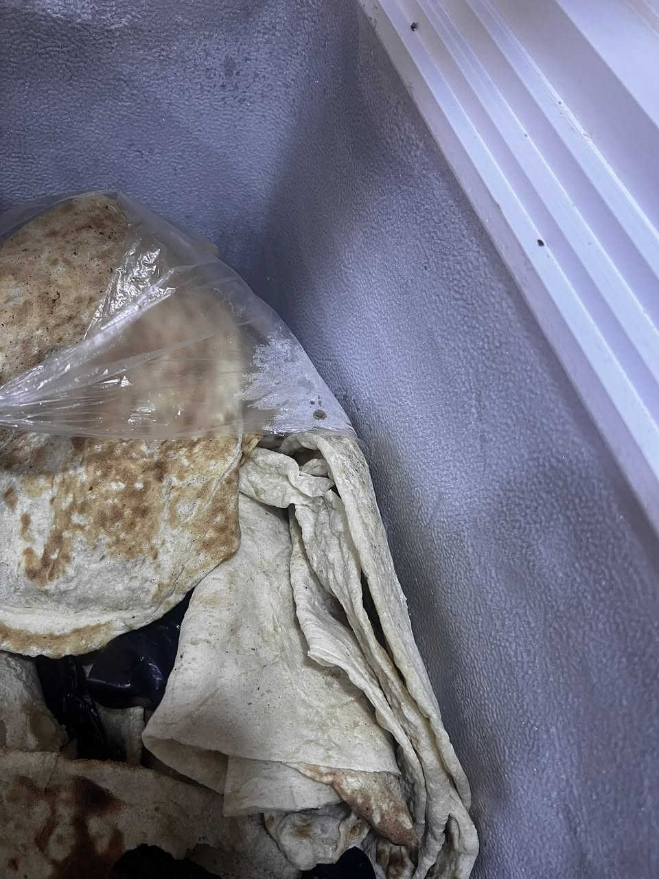 مجمده كرين  حجم كبير 
شغاله وجديده قبل 7 اشهر اخذته كارت ضمان موجود
وجمد وتخبل بس الكهرباء ضعيفه عندي 
ماخذته ب 450 
واريده ب300


**إذا كنت صاحب هذا الإعلان وتريد حذفه لأي سبب، رجاءا أرسل رسالة إلى الدعم الفني**