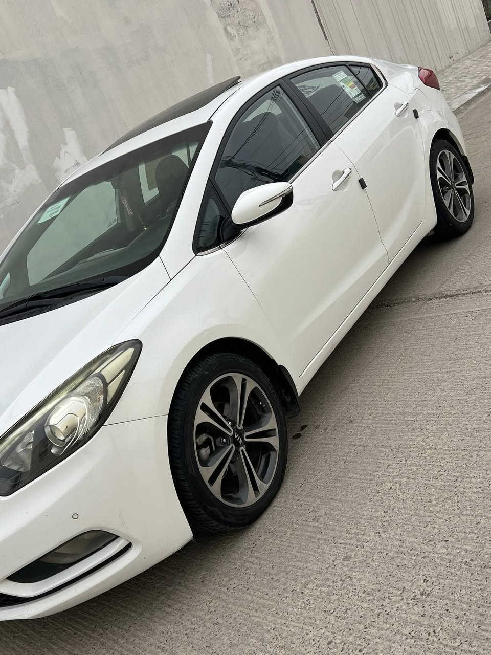 ا كيا سيراتو خليجي فول
-مديل 2014مكفوله من الضربه بيه نص جاملغ الأمامي صبغ بدون فتح اثر شخط 
-فول مواصفات  
-تحم سترين جهتين شفتات 
-مري شفط
-حساست  لد امامي لد خلفي 
-ويل كروم 
-تخم تاير
-باتري جديد 
-مكينه 1600 دووش 
-مكينه لابخار ولاتنقيص 
-تبريد شغال
وبعد موصفات هواي رقم اربيل الماني سنويه نافذه 2024 تحويل اوكاله بيع   اومراوس 
-سعرها 115$ بيه  مجال الاستفسار ***********او ***********
