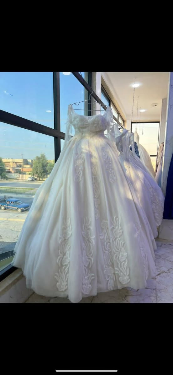 للبيع مجموعه من فساتين نيشان والزفاف وحنه
سعر القطعه 15


**إذا كنت صاحب هذا الإعلان وتريد حذفه لأي سبب، رجاءا أرسل رسالة إلى الدعم الفني**