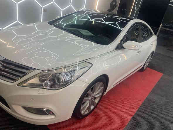 السلام عليكم
للبيع ازيرا 2014خليجي
صبغ جاملغ خلفي اثر طخة
و نصبغت الباب توحيد لون فقط 
كما موضح صورة التصليح و السونار
كل التفاصيل مذكوره بالمنشور
_______________________
موصفات السياره فول موصفات vip
1/بصمة تشغيل +ابواب +صندوك 
2/بنورامه 
3/حساسات امامي +خلفي 
4/زراكات لايت 
5/داخل قرميدي جلد
6/داخل كله لدات 
7/كيجات اكتروني 
8/ كشنات كهرباء كل الوضعيات 
9/بردات ابواب +الخلفيه كهرباء 
10لايت كهرباء يصعد وينزل 
11/لايتات وبك لايت لد نهاري وليلي 
12/ مري قلاب
13/ أوتو هولد 
14/ تدفئة تبريد كشنات
15 / سايد بريك دكمة
16/ انارة ترحيب + المري الجانبية
.............................................
السياره عليه ادامه كامله 
صدر امامي خلفي +دبلات كله جديد 
دسكات جدد 
بلكات +مجاول +فيت بم ولعبوه مالته كله جديد 
مبيه نقص بكد البرغي خير من الله 

_______
هونداي أزيرا 2014 فول مواصفات 
محرك v6 3000 
_______________________________

كلشي مذكور بالمنشور  بأدق التفاصيل
_______________________________

كير و محرك مكفولات كفاله عامه 
_______________________________
رقم بغداد شرط التحويل مباشر 
_______________________________
سعر السيارة : 130 وبيه مجال  وبيها مجال جدا بسيط
_______________________________
مكان السيارة : 
بغداد / الكاظمية  /
_______________________________
للأستفسار : 
***********
