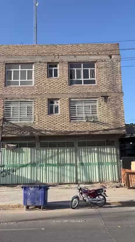 📢يتوفر بنايه تجاريه 3 طوابق  للبيع مساحه 100م
📍((واجهه 10ب 10 ))
🏫تحتوي على شقتين +٦محلات 
▪️جنس العقار طابو زراعي سند 25 
📍الموقع كربلاء الحر  باتجاه الجماليه السايدين الجديده  📍مستشفى التركي باتجاه الجماليه طريق بغداد طريق اللوريات
اللاستفسار أكثر على الأرقام التالية 
 ***********
***********
***********
