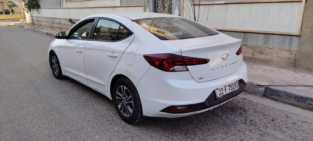 السلام عليكم..
اقراآ التفاصيل كامله
كلشي موضحلك
النتره 2020 وارد امريكي
ماشيه 65000
رقم أربيل دولي باسمي باسمي
حادثها جاملغ خلف السائق وباب خلف السائق ضربتها الخلفيه قويه كاصيلها جاملغ بس الوجه لان مايرجع حار صور الحادث مال أمريكا موجود بالنشر 
وبيها بنيد مصبوغ
سياره جديده وحلوه مامشتغله تكسي ابد مال جناي 
مواصفاتها..
تحديد مسار
قياده ذاتيه
كامره دواره
تحكم ستيرن
رادار اصطدام
٣ انضمه قياده..
تبريد مناخين منفصلات.....
...
تخم تاير جديد باتري جديد
كيرat  مكينه 2000 دوش  تبريد حداده كله 100/100
السعر 136 مع المجال
رقمي ***********
