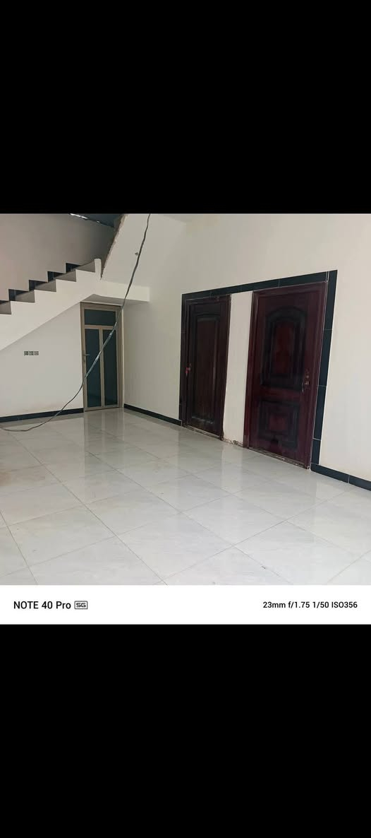 بيت البيع طابو صرف مساحته 200 الناحيه الفضليه  شارع مستوصف قرب مكتب سمسم
البيت من داخل كامل حمامات      حمامات داخل الغرف سويت    البيت نقص بس طارمه   شراي ينتصال 
سعر, 110

***********
