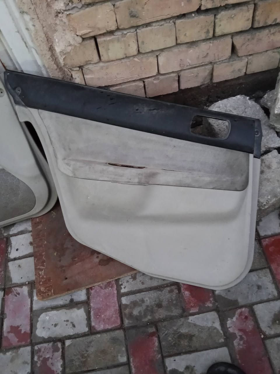 سلام عليكم  
لبيع ابطاين لانسر بومه نضيفات 
السعر 60الف بيه مجال 
*********** مكاني كربلاء
