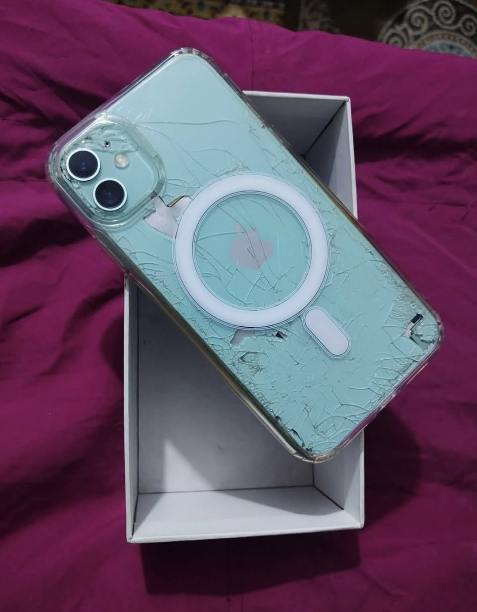 سلام عليكم آيفون 11 عادي ذاكره 128 نضيف مبدل بطارية فقط افضل نوعيه شحنه يخبل بي كم فطر بالكلاس وضهر ممثرات ع شي ابد لباقي كله شغال فيس ايدي تصال كأمره كله عل الفحص ويا كفر ولزكه سعر 130 مجاله قليل رجاا مكان بغداد الشعله ماعندي توصيل ***********
