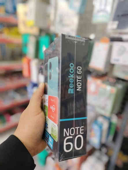 📱🔥 عرض ناري ومحدود جداً!! 🔥🎧
Reekoo NOTE 60 + AirPods Pro2
فقط بـ 89,000 دينار 🤯✨

✔️ شاشة كبيرة 6.6 إنج
✔️ كاميرا خلفية 24MP + فلاش
✔️ كاميرا أمامية 8MP
✔️ بصمة جانب الجهاز
✔️ ذاكرة 64GB
✔️ رام 12GB (4+8)
✔️ بطارية قوية 🔋

ومعاه AirPods Pro 2 بجودة ممتازة ✨
👇👇 كل هذا بسعر قطعة وحدة!

---

📍 متوفر لدى:
ماركت العائلة – الكوت / الزهراء – قرب مستشفى الزهراء

📞 للاتصال:
***********

⚠️ العرض لا يشمل التوصيل
📌 عدد محدود – إلحق قبل النفاذ!
