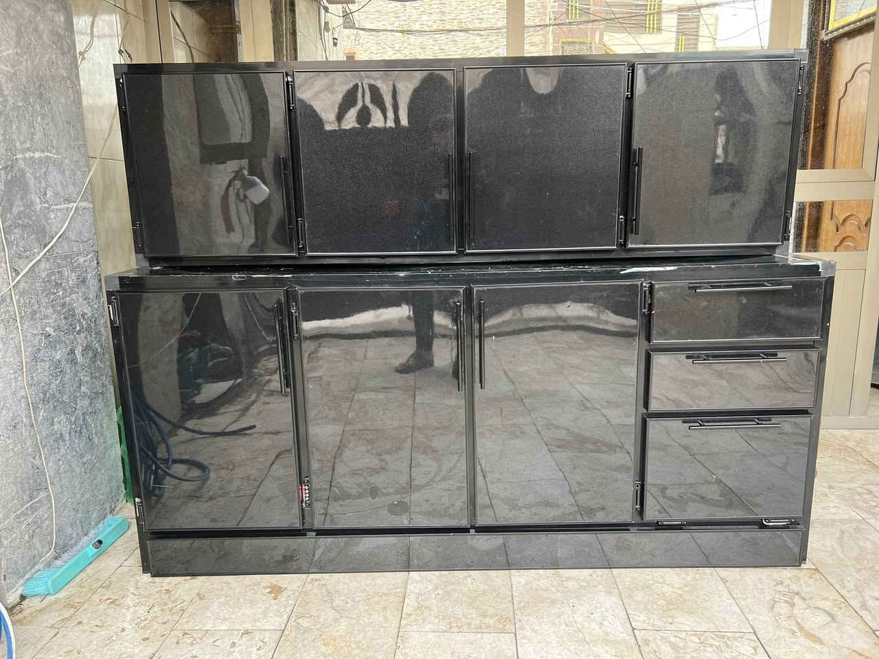 كاونتر مترين + ملحق وسنك متر جديد كلش عنوان حي البنوك السعر 425 اتصال ***********
