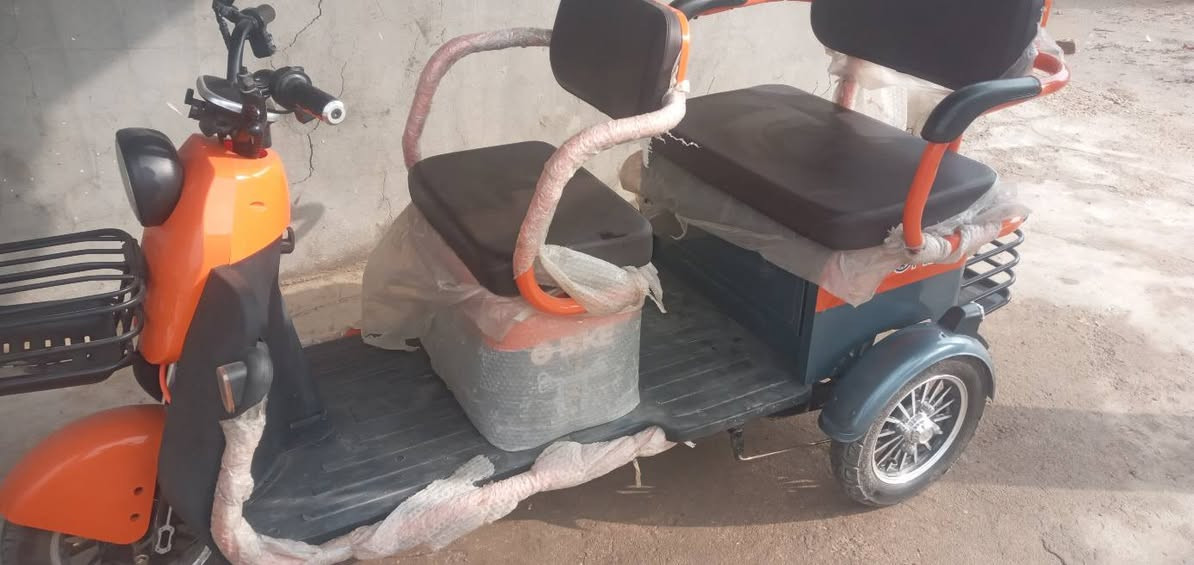 للبيع أو مراوس بستوتة شحن نضيفة دراجة ثلاثي السعر  ١٣٥٠٠٠٠ لعنوان أطراف الشعلة طريق ابراهيم ابن علي رقم الموبايل  *********** والي ما يعجبة اعبر المنشور
