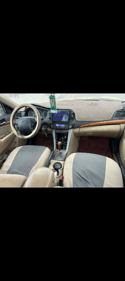 السلام وعليكم سوناتا للبيع موديل 2010 امريكيه رقم بغداد جديد باسمي تحويل مباشر مكينه وكير كفاله 2400 دوش تخم تاير جديد سنويه جديده كلش حلوه وجاهزة  سعر 88 وبيها مجال شاشه كهربائيات عالشركه مكان واسط العزيزية رقم الهاتف ***********.
