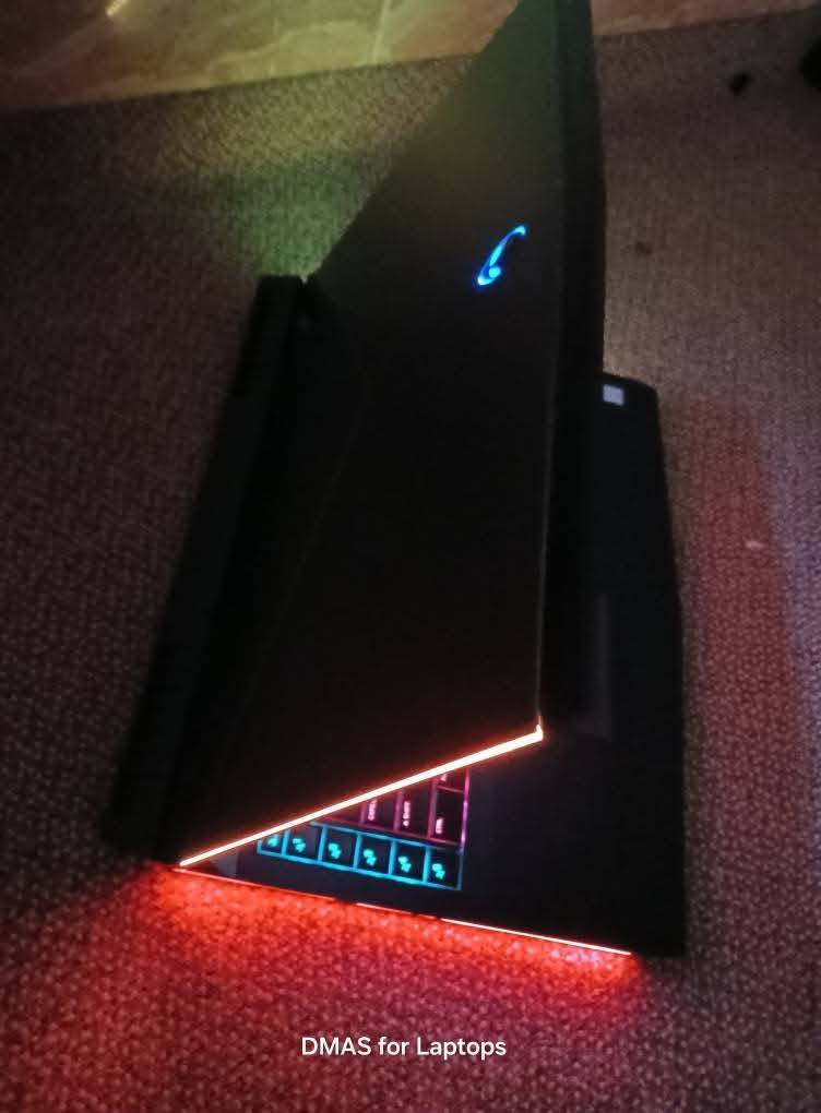 لابتوب مستخدم بحالة جيد
ملاحظة: فقط بيع بدون مراوس

السعر 670 ألف ثابت
توصيل 8 الف
لابتوب Dell Alienware 17 R4 گيمينگ مستعمل
شاشة 17 إنج قوية 2K / 120Hz
كرت شاشة خارجي قوي GTX 1080 8GB ثمان کيكا  بقوة 150 واطية
الشاحينة لابتوب 330 واط
معالج Core i7 الجيل السابع حرف HK
رام 16GB DDR4
هارد 500GB SSD NVMe
بطارية جديد
كيبورد RGB FULL
ويندوز 10 اصلي 

الموقع: أربيل

للتواصل: واتساب / فايبر ***********
