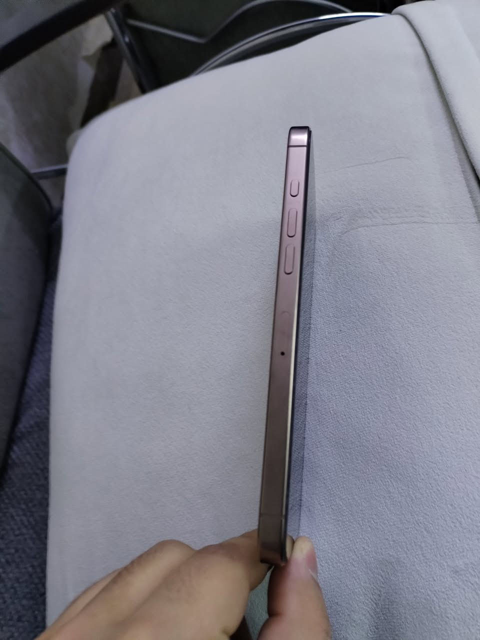 ايفون 16 برو ماكس ذاكره 256 دبل شريحه بطارية 97 جهاز نضيف كلش و كل ملحقاته موجوده كارتونه و شاحنه سعره 1500  مكاني العطيفية *********** واتساب فقط
