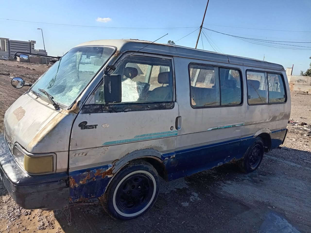 بسته موديل 94سياره حلوه رقم واسط سياره بلاديه شواصي بلاديه سنويه ل ٢٧ مصفره تحويل ثاني يوم سعر ٢٣ وبيه مجال مكلف بل نشر المكان بغداد نهروان *********** المكينه فاره يطق
