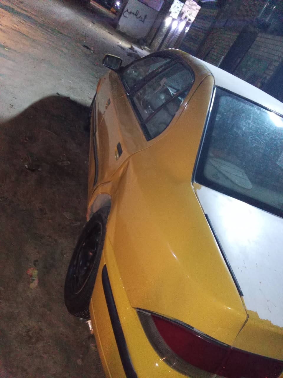 السلام عليكم سياره البيع موديل ٢٠١١
السعر٢٠ وبيها مجال اللتصال ***********
