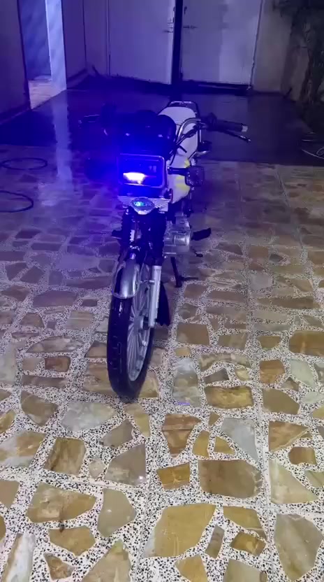 السلام عليكم دراجه للبيع ايراني موديل 25 دراجه جديده حلوه مكانها بغداد بوب الشام سعر 850 وبيها مجال رقم الهاتف للاستفسار ***********
