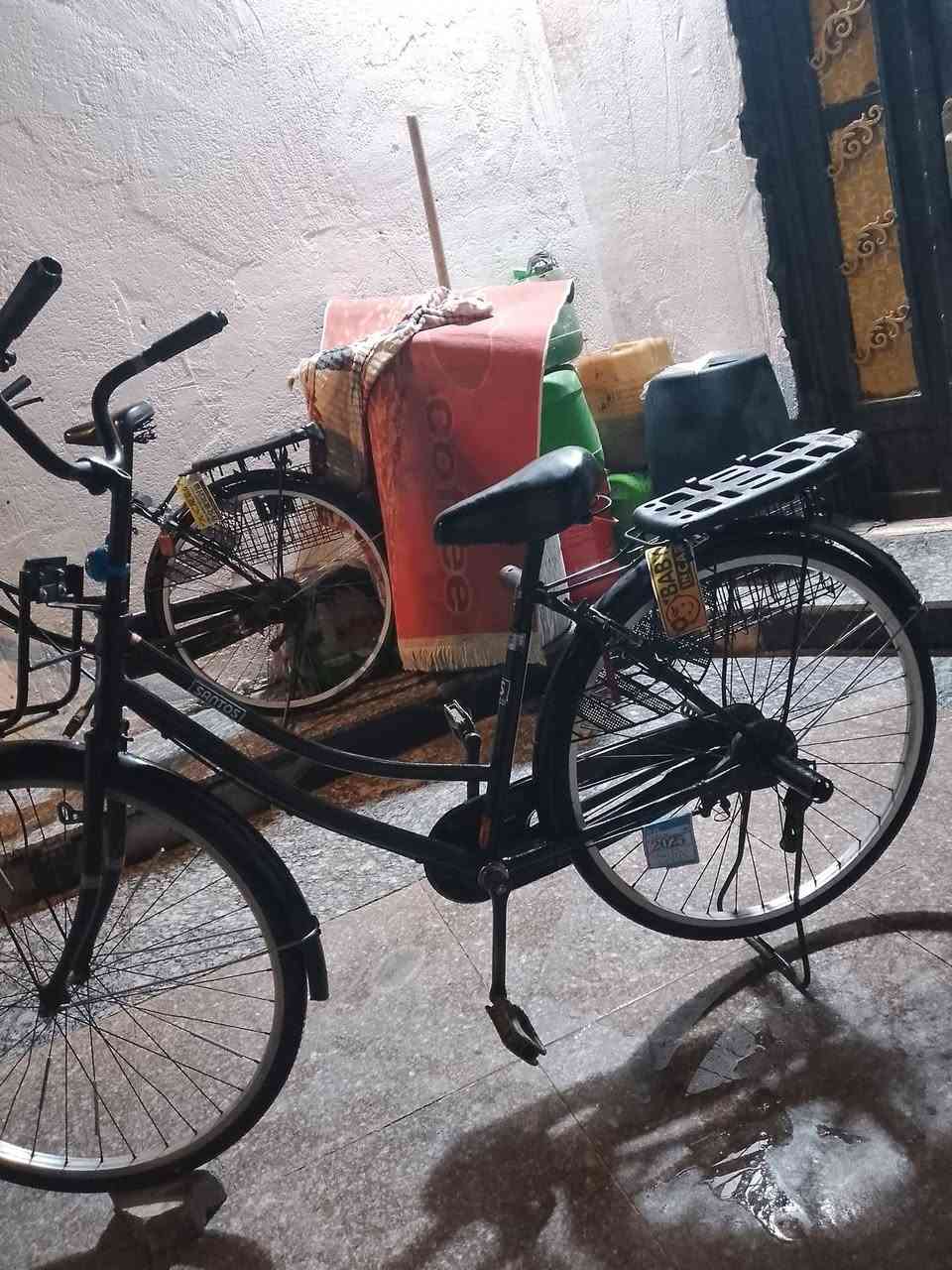 السلام عليكم للبيع بايسكل بصره من الداخلي  اريدك 60 وهذا الرقم***********
