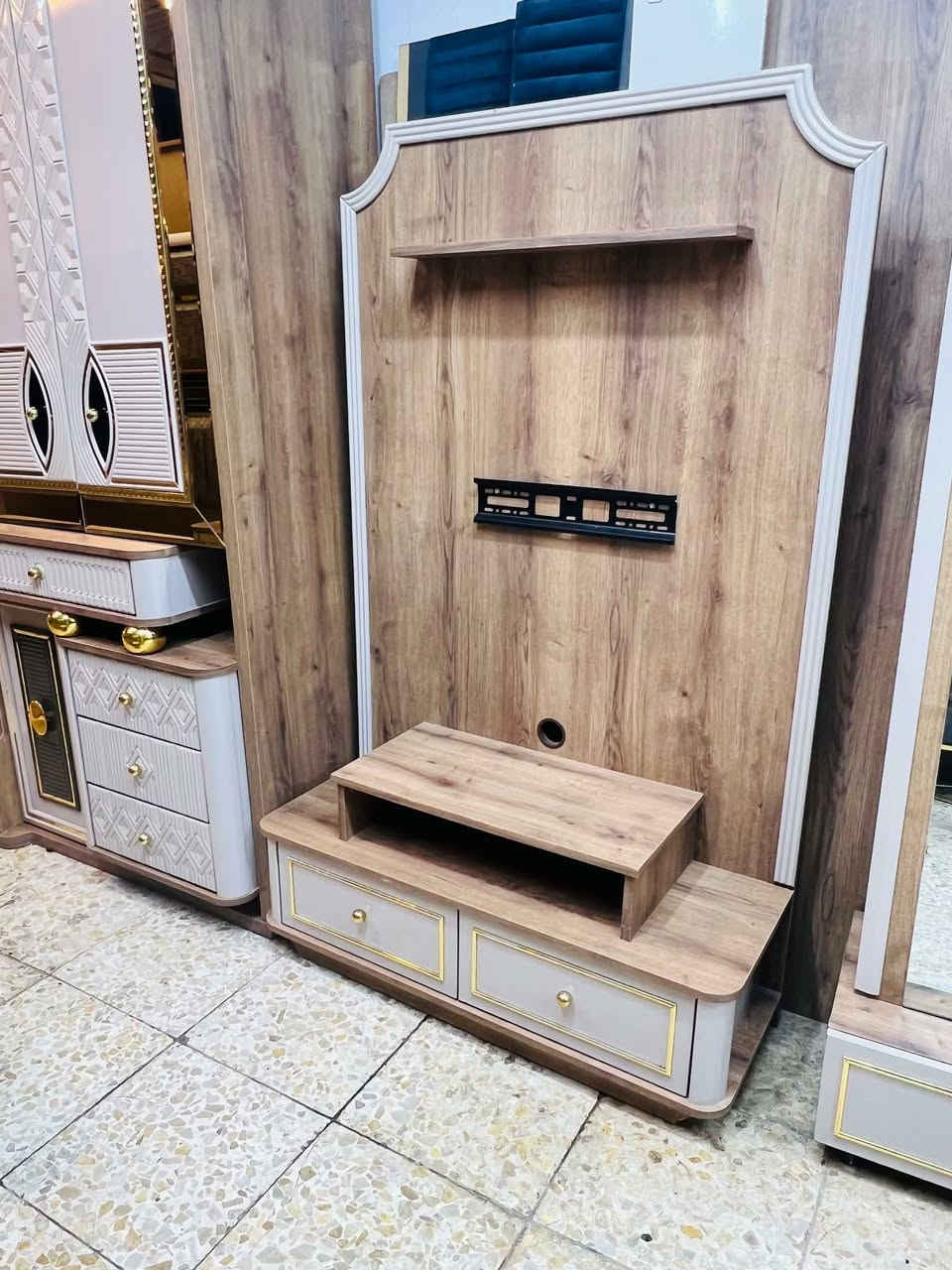 ✨ غرفة تركي 10قطع لون مميز تركي اصلي ✨
 سرير مخزن  ضهر بلوك
 قماش وتر بروف أصلي
✨ نظافة 95 /💯
🚚 شد ونقل مجاني داخل بغداد
📦 توصيل للمحافظات بكروه
للحجز والاستفسار اخذ سكرين وتفضل وات ساب ***********
