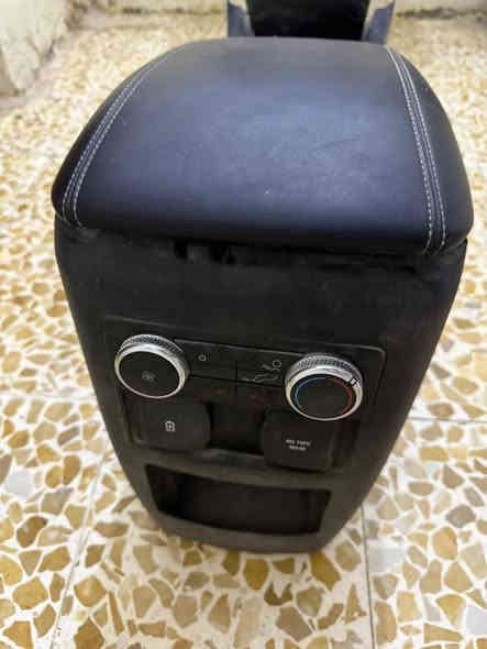 حصان فورد اكسبلورر 2021 الى 2025 يرهم
السعر 600$ قفل  
تفصيخ نظافه 100% 
***********
