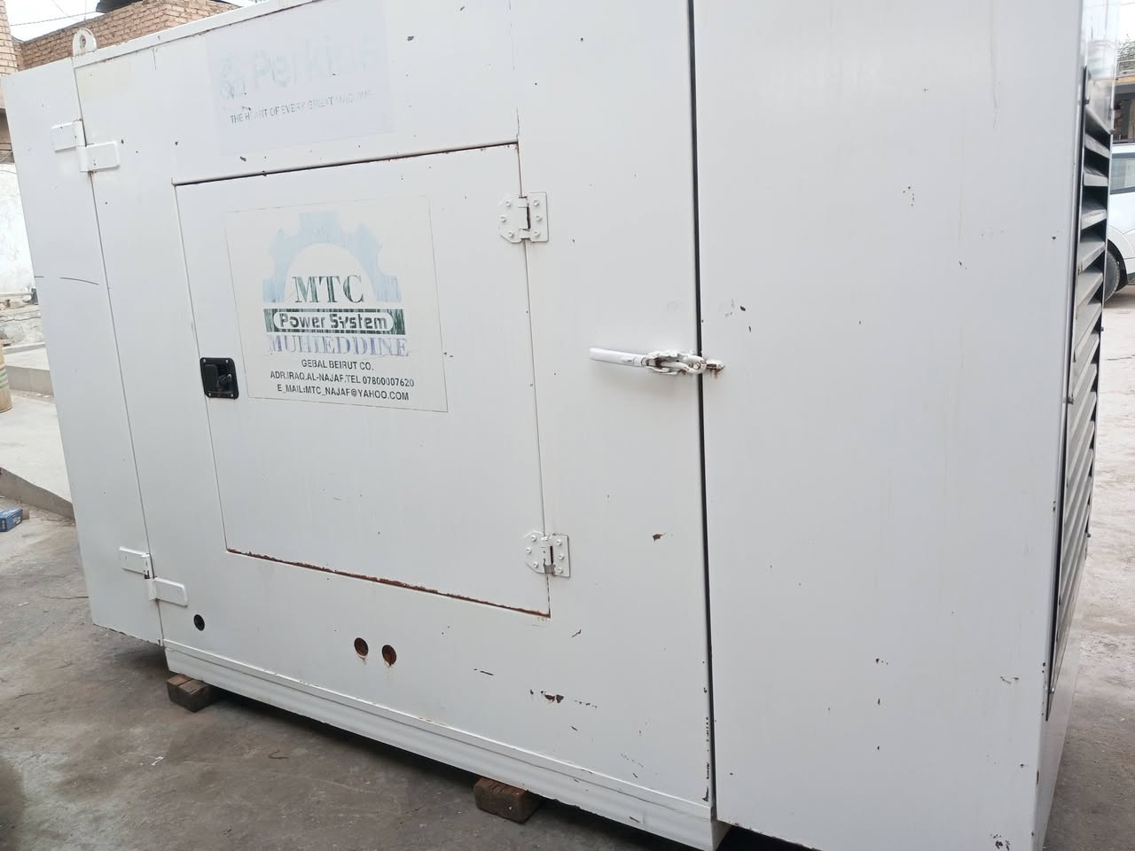 السلام عليكم 

  للبيع المولد بيركنز الإنكليزي الاصلي اخت زيرو على وضع الشركة....

  ..30..كي في ...كاتم سوبر سايلند.جنيتر .لور سمر 

  ساعات العمل .قليل جدا..

 العنوان النجف الاشرف...*********** ..

ابو محمد...
