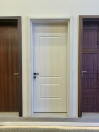 يتوفر لدينا ابواب جميع القياسات ول ألوان ذات مواصفات عاليه ضد الخدوش ض...