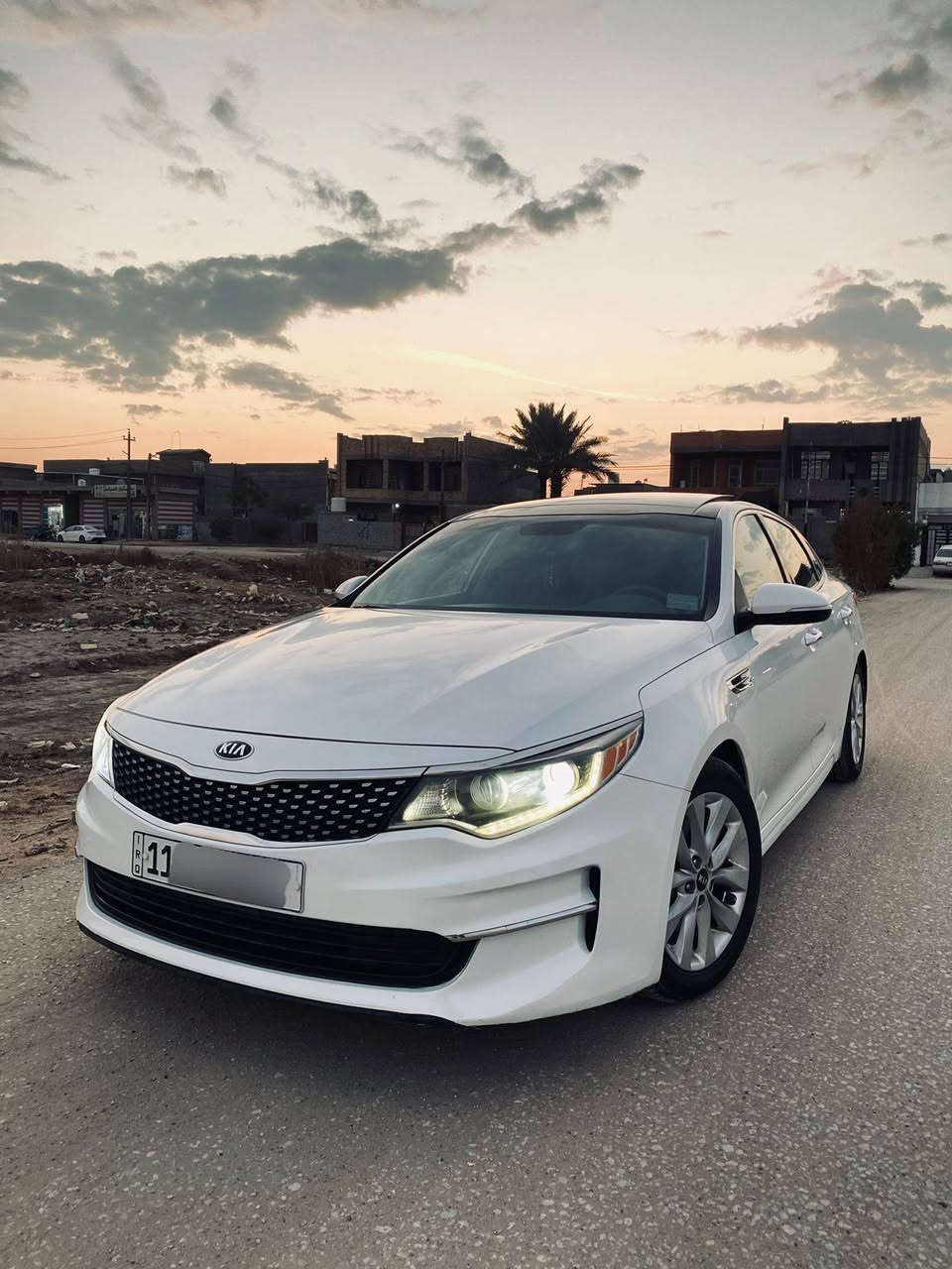 السلام عليكم
كيا اوبتما 
الموديل 2016
الفئة  فول مواصفات 
كشنات جلد  اسود بلادي 
محرك 2400
بانوراما 
بصمة تشغيل 
بصمة ابواب 
إشارات مري 
رادار امامي خلفي جانبي 
فول حساسات 
كامرة دوارة 
كراسي كهرباء 
أنظمة قيادة متعددة 

ماشية 85
السيارة وارد أمريكي كلين بدون حادث  كسر الدعاميه الخلفيه

السيارة جدا نضيفة جاهزة
 مكان السياره  بابل
***********    ***********متوفر واتساب
