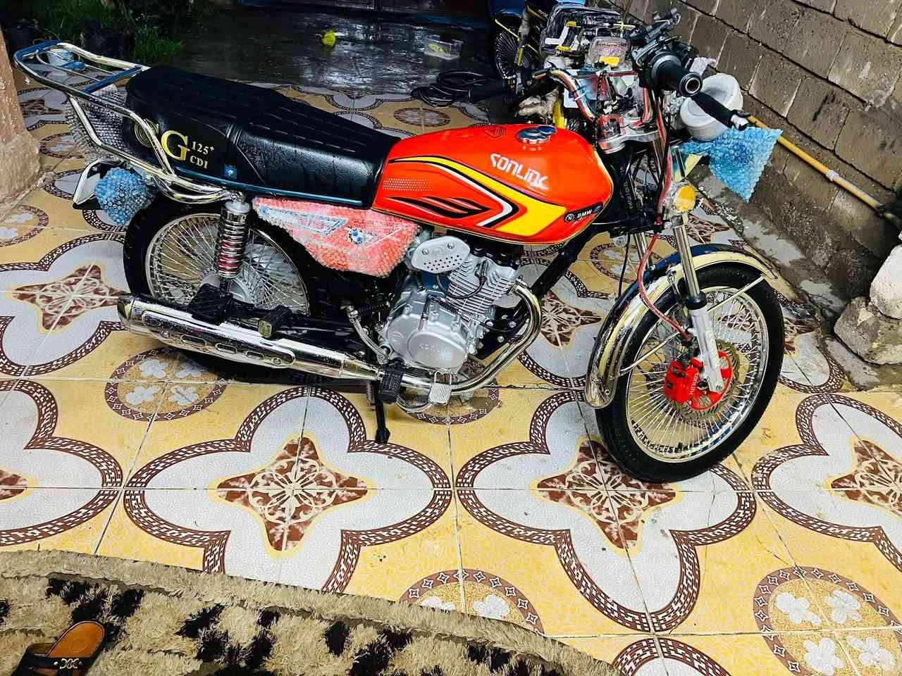 السلام عليكم سولنك موديل 25 ثاني تبديله دهن الاوله مال الشركه وثانيه وكاله
محرك شرط مو مفتوح كله شغال من الطارف ل طارف 

شاشه شغاله 

لايت عالي ناصي 

اشاير شغاله 

نشاط فول الفول 

ماطور مال جناي 

السعر ٧٥٠

***********
مكاني الشركاط بيع فقط
