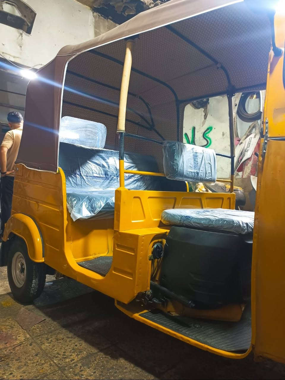 السلام عليكم البيع موديل 19شهر12 مرقمه مكايزي
شرط التحويل بغداد الدوره محرك كفاله والكشر بي صبغ 
الغوده ودوس بيهن صبغ سعر6و400  ***********
