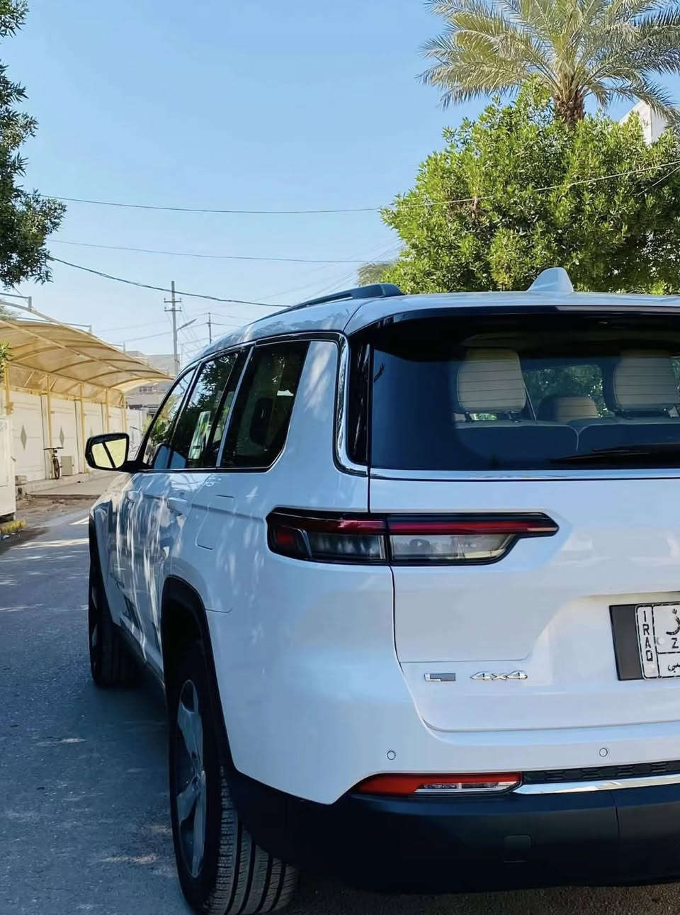 السلام عليكم جيب موديل 2021 خليجي شكل الجديد وكالة هارلم كفالة عامة على وضع الشركة ماشية 50 الف حقيقي فول مواصفات لمتد بلاص 
فتحة سقف بانورما 
تشغيل عن بعد 
بصمة ابواب وتشغيل 
صندوق كهرباء 
حساس امامي خلفي 
رادار امامي 
نقاط عمياء 
توقف ذاتي عند الرجوع
خمس انظمة قيادة 
كاميرات داخلية محيطية
خزن ميموري 
مقاعد الامامية كهرباء 
سبعة راكب 
تبريد مركزي 
شاشة ابل كار بلي 
تبريد شاشة 
مقاعد الامامية تدفئة تبريد
هند بريك بصمة 
كير ماوس 
شاشة دجيتال 
مكانها بغداد وسعرها 325$
للاتصال 
***********
