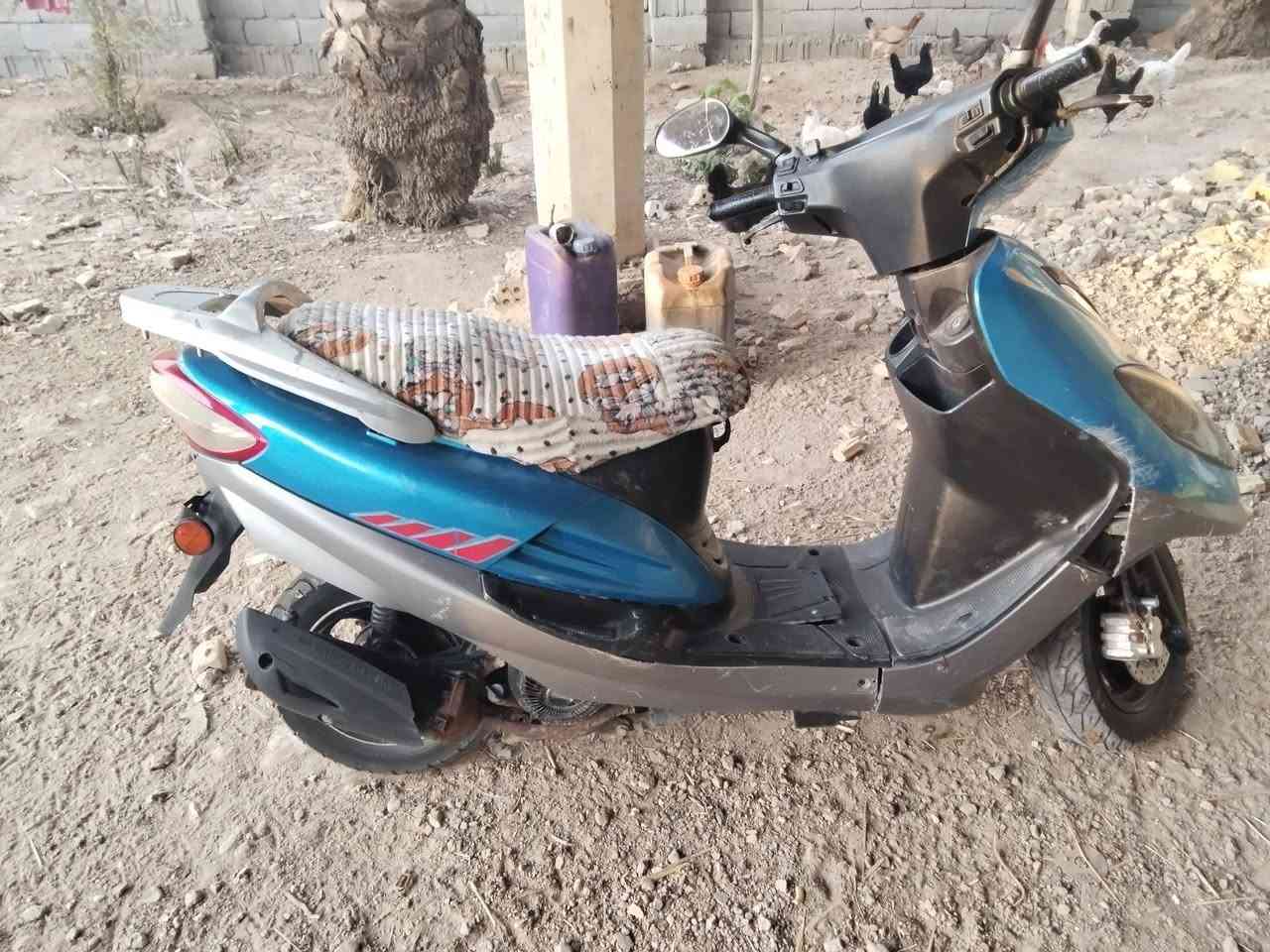 سلام عليكم دراجة سيام كوري مديل ٢٠١٧ دراجه مثل ما بصور محرك ١٥٠سيسي سعر ٣٠٠ بيه مجال للاستفسا 0 متواجد ع نت ***********
