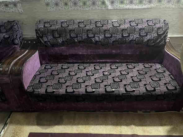 سلام عليكم ٩ مقاعد مستخدم نضيف يرادله شوي ترتيب (بغداد مدينه الصدر ) ***********سعره ١٠٠ الف
