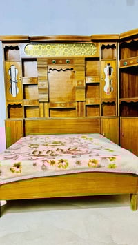 توجد غرفة نوم للبيع خشب صاج شرط نضافه فول استخدام قليل للاستفسار اتصال...