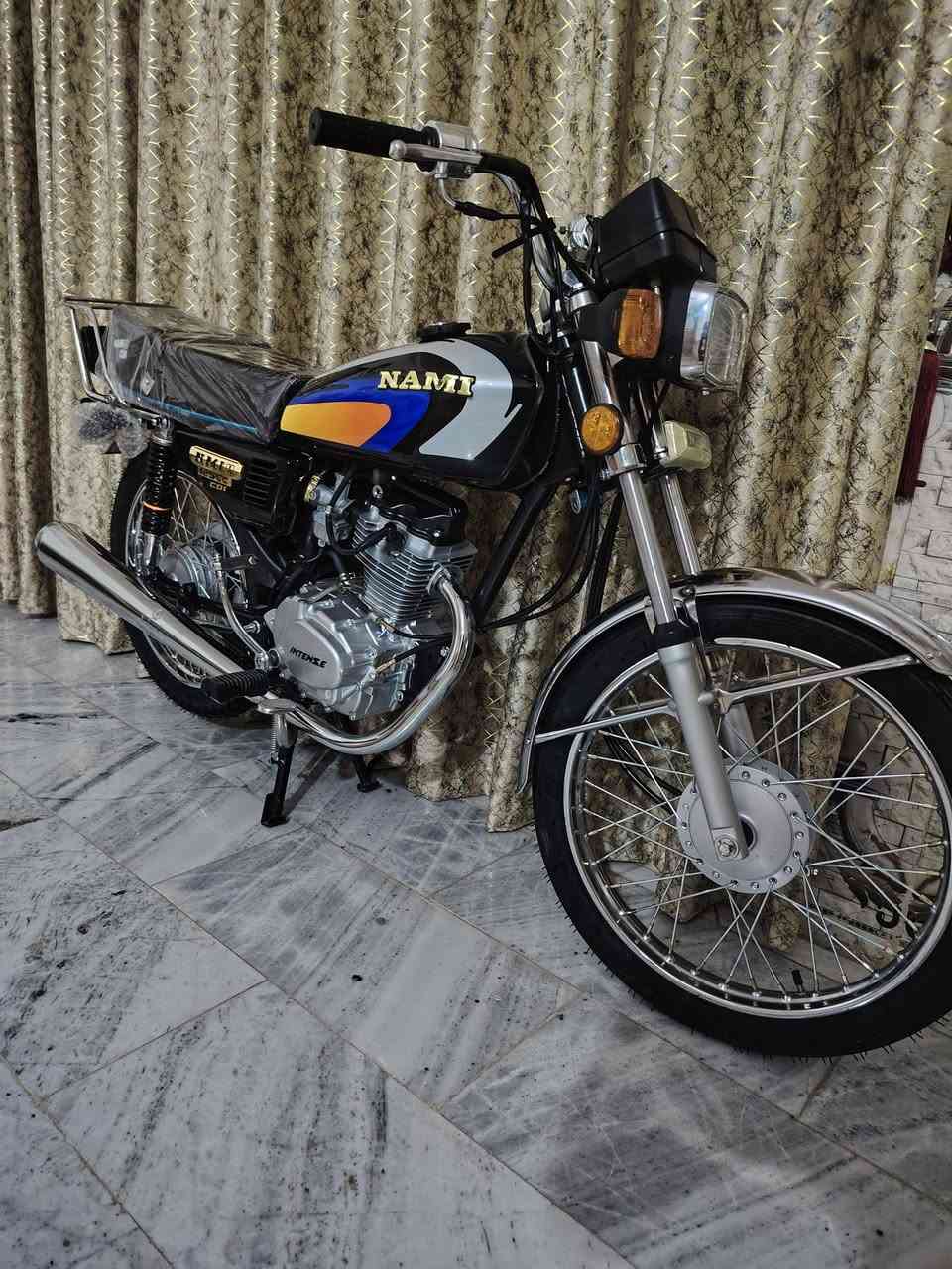 سلام عليكم دراجه شاصي 14 صولي دراجه تعمير 26 صرله 3 يام بعده ما مسحوكه ومكينه لنتنس الصلي مو التجاري تعمير كله صلي مكاني كوت فلاحيه دراجه جديد كلش تجي وشوف *********** عندي ضرف ومستعجل عل بيعته
