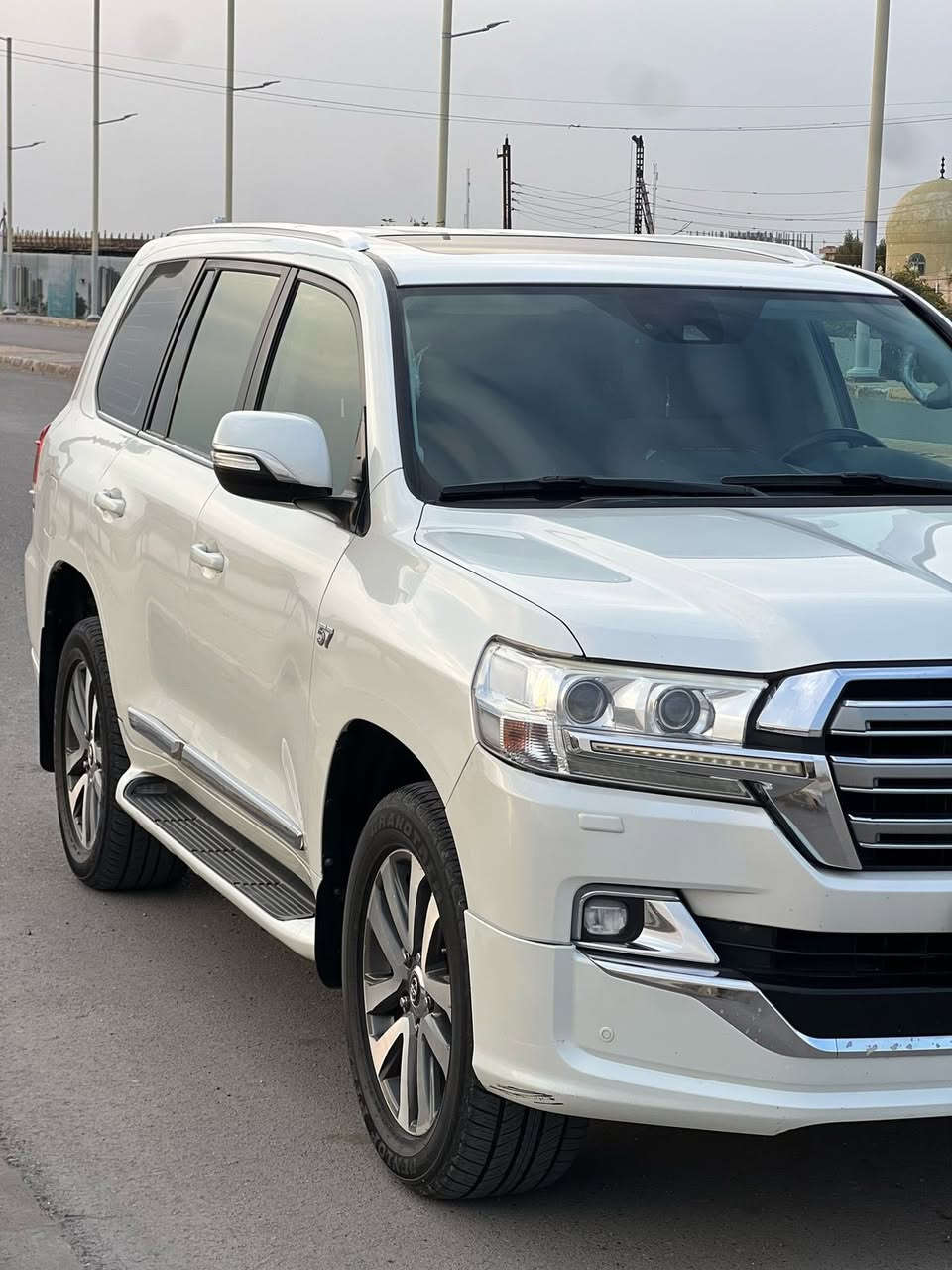 السلام عليكم
تيوتا لاند كروز vx.s 5.7 اصل 
كفاله عامه 
موديل2016
فول مواصفات للاخير اعلى فئه ب لاند كروز 
مراوس بتاهو او جمسي 
***********
