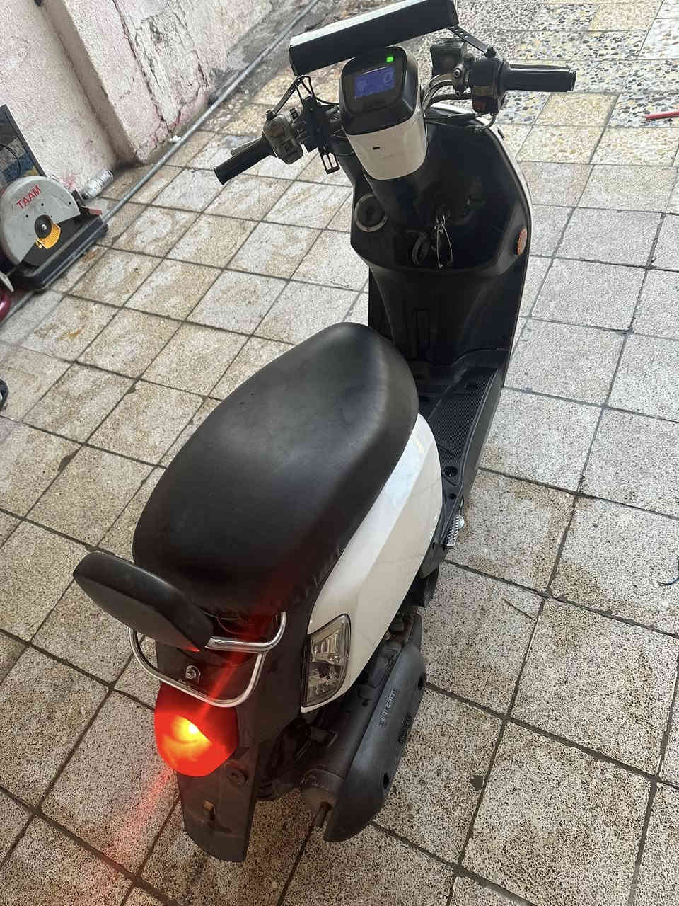 السلام عليكم بوليس مصطره للبيع الدراجه بلاديه محرك بلاد سعر 750  عنوان بغداد الدوره ***********
