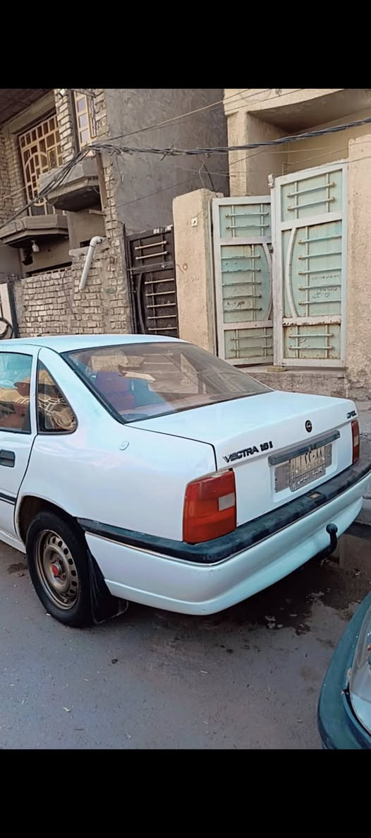 ‏اوبل فكترا /1992
‏رقمه قادسيه رقم مميز 
‏سنويه صاقطه 
‏محرق 1600 
‏تبريد تدفئة 
‏كير عادي  محرك نضيف 
‏مكاني بغداد  
‏السعر 30 ورقه وبيه مجال  
‏***********
‏***********
