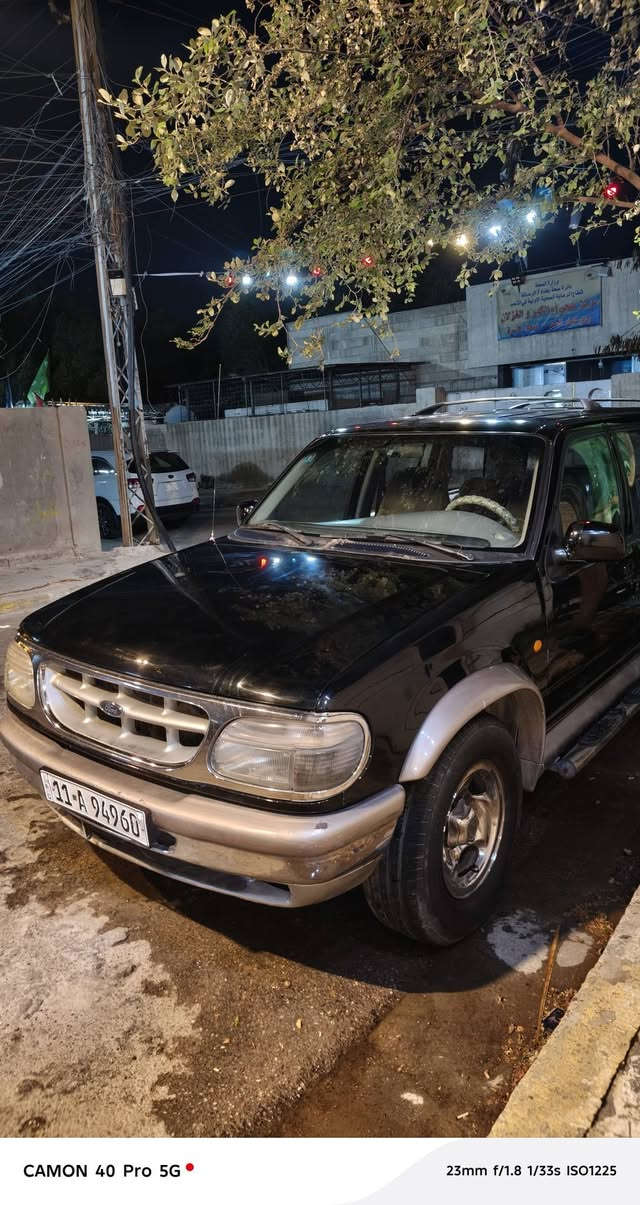 سلام عليكم فورد اكسبلور للبيع  موديل 1997 تخم تاير جديد وارد امريكي 
مكينه vvt  استفسار ***********
