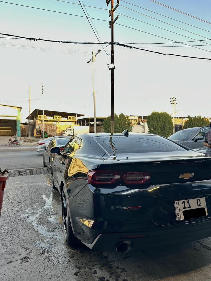 السلام عليكم 

للبيع كمارو ٢٠٢٣ ايكوبوست 
رقم بغداد الجديد 
ماشية ٥٠ الف كيلو 
مواصفات : شاشة، كراسي كهرباء، كامرة، بجم ss
الضرر جاملغ وبنيد جهة السايق وبيها تعديل بالشاصي 
محرك كير كفالة، تراي وين متحب 

بسعر مناسب تجي تفحص الكير المحرك تراي فقط 
سيارة حلوة ونظيفة. 
السعر ١١٥$
بغداد : ***********
