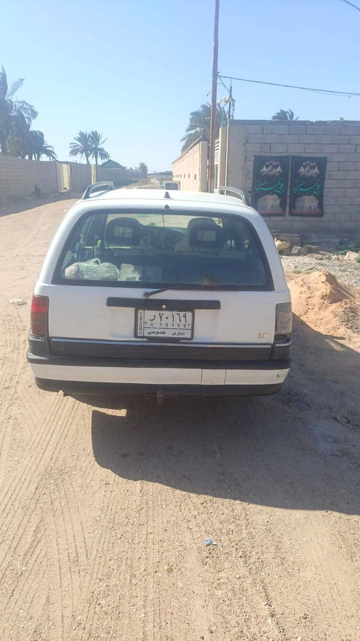 اوبل اوميكا ستيشن ٩٣ موديل
سياره نظيفه مكينه نظيفه  جاهزه كير ومكينه فول  
كير اوتماتيك بلادي  جاك امامي كهربائي فتحه سقف  
ما بيها خياس سياره تخبل سعرها ٣٥ ورقه 
رقم نينوى  مشروع وطني صاحبها بغداد تحويل ثاني يوم كل مشاكل ما بيها  حتى غرامات ما بيها


**إذا كنت صاحب هذا الإعلان وتريد حذفه لأي سبب، رجاءا أرسل رسالة إلى الدعم الفني**