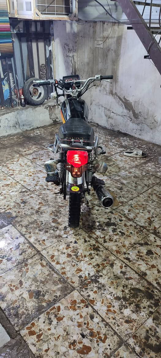 سلام عليكم  دراجه لبيع تايكر مديل 20 شوفت العين مناقصه شي سعر 450 الف ومكان شعب رقم ***********
