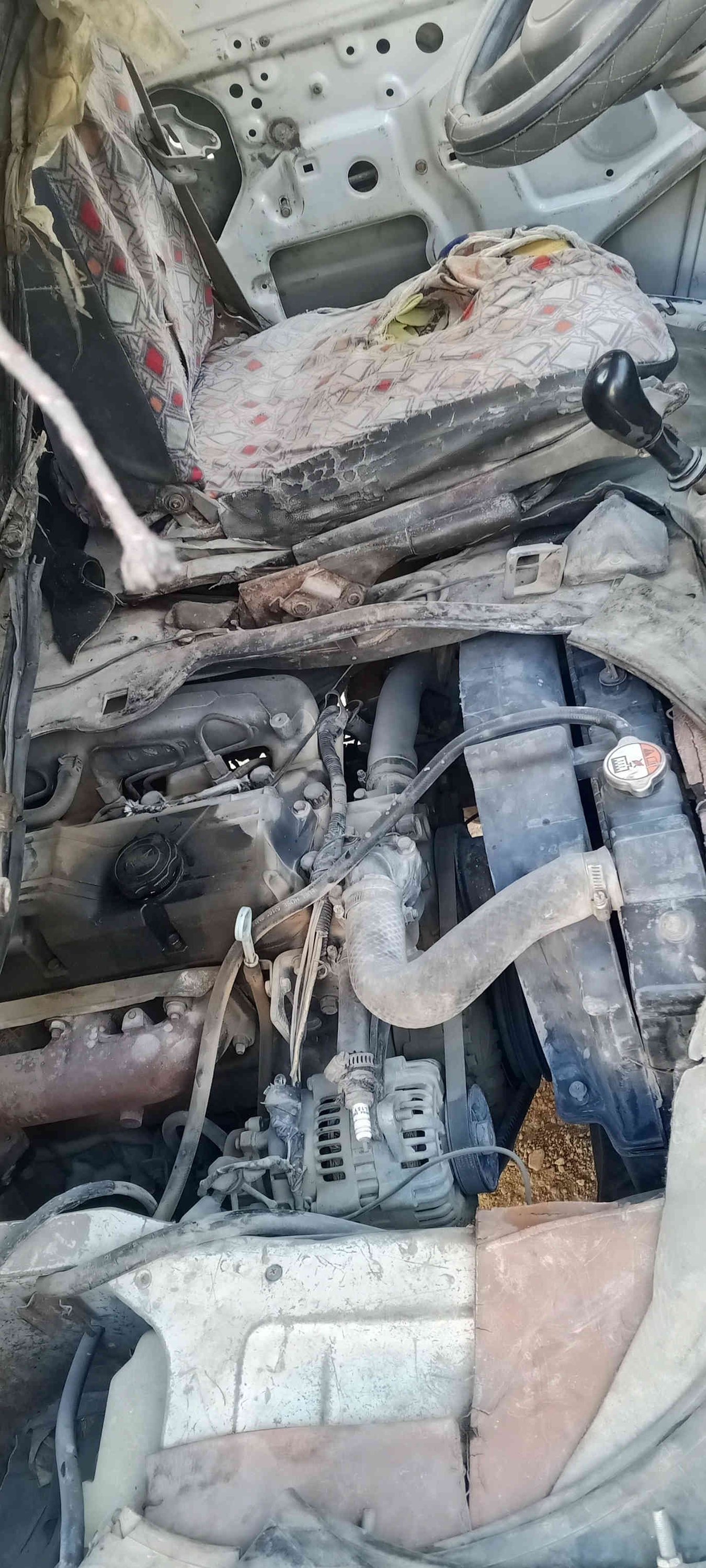 السلام عليكم كيا مازدا حمل موديل 96 رقم الماني كربلاء سياره حره مداوه ثاني يوم للبيع مكانها نجف سياره  مكينه  كايمه بس شغاله بدي طويل تك قماره  ماكينه 2700 بنجو  سعرها 28 مكانها نجف شراي يتصل ***********
