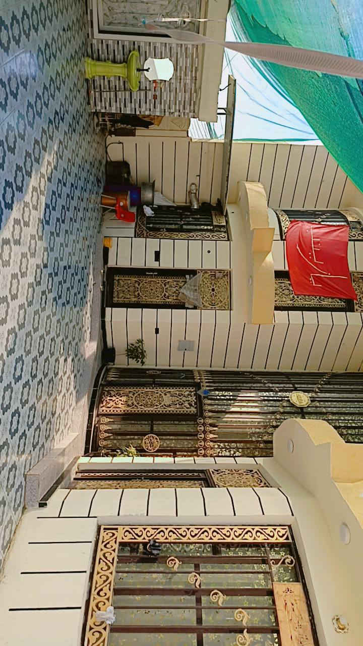 المساحه 300متر طابو زراعي سند 25
طابقين كامل فول 
البناء طابوق جمهوري 
الارضيه كرانيت موج البحر الطابقين
البناء كله دنك صب لطابق الثاني
يعني بناء درجه اولى فول الفول
الخدمات مولد ذهبي مستوصف مدارس اعداديه ومتوسطة وابتدائيه
يبعد عن شارع العلويه ام حمدان مسافه 60متر
ويبعد عن شارع حله بغداد 900متر كله تبليط
العنوان مدخل الفنديه قرب المخبز والصيدليه
السعر 125 مليون للاستفسار ***********
