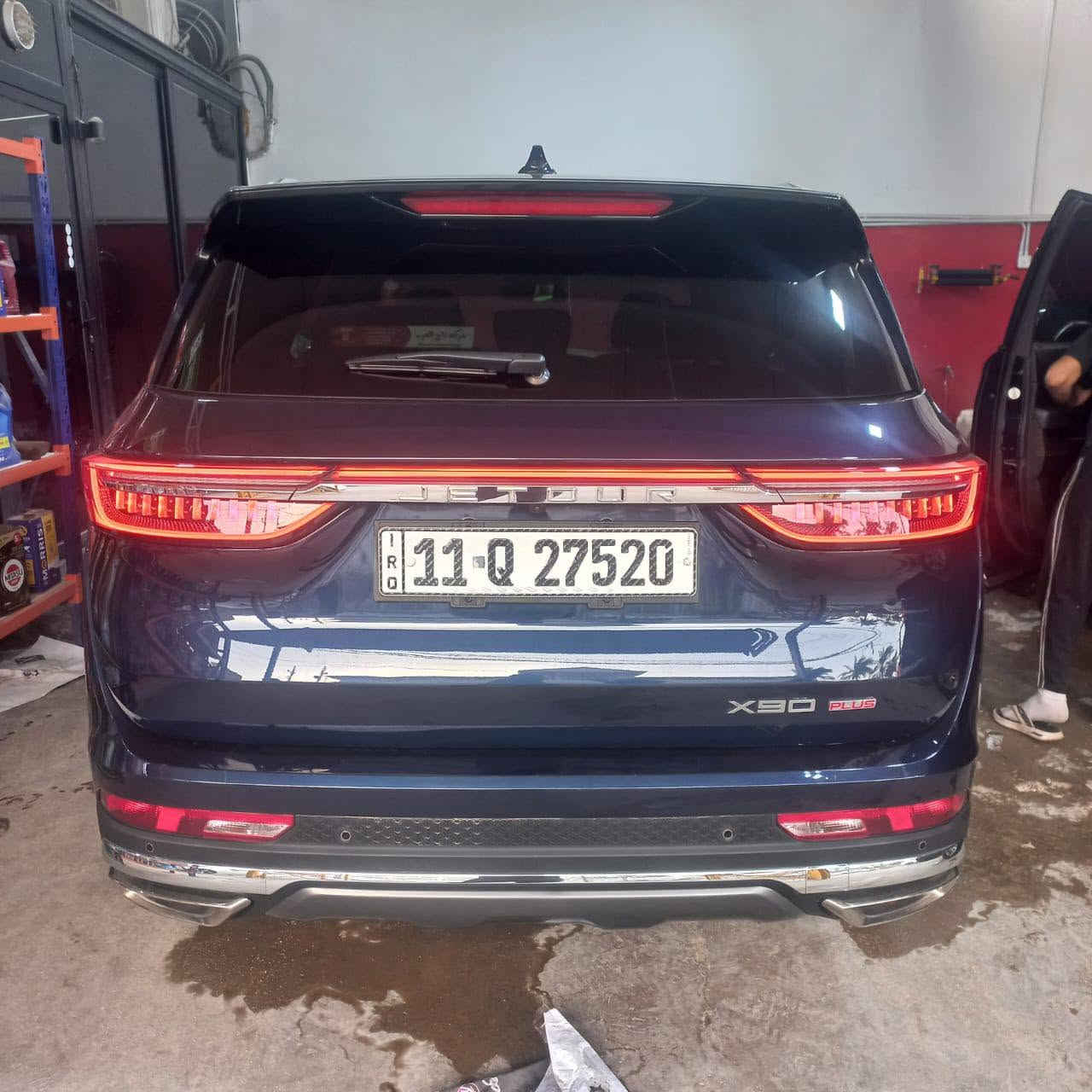 للبيع | جيتور X90 بلس فل كامل 2023 | وكالة هارلم | رقم بغداد 🔥بعدها ضمن الوكاله

📍 الموقع: بغداد – الدورة
🛣️ الممشى: 45,000 كم
⚙️ المحرك: 1.6 TGDI تيربو (197 حصان – 290 نيوتن.متر)
🔄 ناقل الحركة: أوتوماتيك DCT بـ7 سرعات
🚘 نظام الدفع: أمامي (FWD)

المواصفات:
✅ فل كامل وكالة هارلم.
✅ 7 مقاعد واسعة.
✅ شاشة عدادات رقمية 12.3 إنش.
✅ شاشة ترفيه 12.3 إنش.
✅ شاشة مستقلة للتحكم بالمكيف.
✅ سقف بانوراما كهربائي.
✅ صندوق خلفي كهربائي مع فتح ذكي.
✅ كاميرا 540° محيطية مع حساسات أمامية وخلفية.
✅ تشغيل بصمة ودخول ذكي.
✅ مقاعد جلد فاخرة.
✅ تحكم كهربائي بالمقاعد الأمامية.
✅ تدفئة وتهوية للمقاعد الأمامية.
✅ ذاكرة لمقعد السائق.
✅ شاحن لاسلكي للهاتف.
✅ مثبت سرعة.
✅ مقود جلد متعدد الوظائف.
✅ إضاءة داخلية Ambient Light.
✅ مكيف أوتوماتيك ثنائي المناطق مع فتحات تكييف للصفين الثاني والثالث.
✅ ثلاجة داخل المسند الوسطي.
✅ فلتر هواء CN95.
✅ جنوط ألمنيوم 20 إنش.
✅ مصابيح LED أمامية وخلفية مع إضاءة نهارية.
✅ فرامل إلكترونية (EPB) مع Auto Hold.
✅ نظام مراقبة ضغط الإطارات (TPMS).
✅ أنظمة ABS / EBD / TCS / ESP.
✅ مساعد صعود المرتفعات (HAC).
✅ مساعد نزول المنحدرات (HDC).
✅ مراقبة النقطة العمياء (BSD).
✅ نظام ISOFIX لمقاعد الأطفال.
✅ نوافذ كهربائية مع مانع انحشار وطي مرايا كهربائي.

✨ سيارة نظيفة جداً، استخدام شخصي، جاهزة للفحص بأي مكان، ولا تحتاج أي مصروف.

📞 للتواصل:

* ***********
* *********** (واتساب فقط)

✅ لمعرفة السعر : اكتب تم بالتعليقات يتم الرد عليك خاص تلقائي

⚠️ تنويه:
السيارة إعلان ممول وغير تابعة للصفحة، ولا نتحمل مسؤولية الاتفاق أو تحديد السعر بين البائع والمشتري.

🌹 الله يبارك للبائع والمشتري، ويرزق الجميع من واسع فضله

 #سيارات #سيارات_للبيع #تسويق #السيارات #cars #تسويق_الكتروني #تسويق_رقمي #بيع #car
