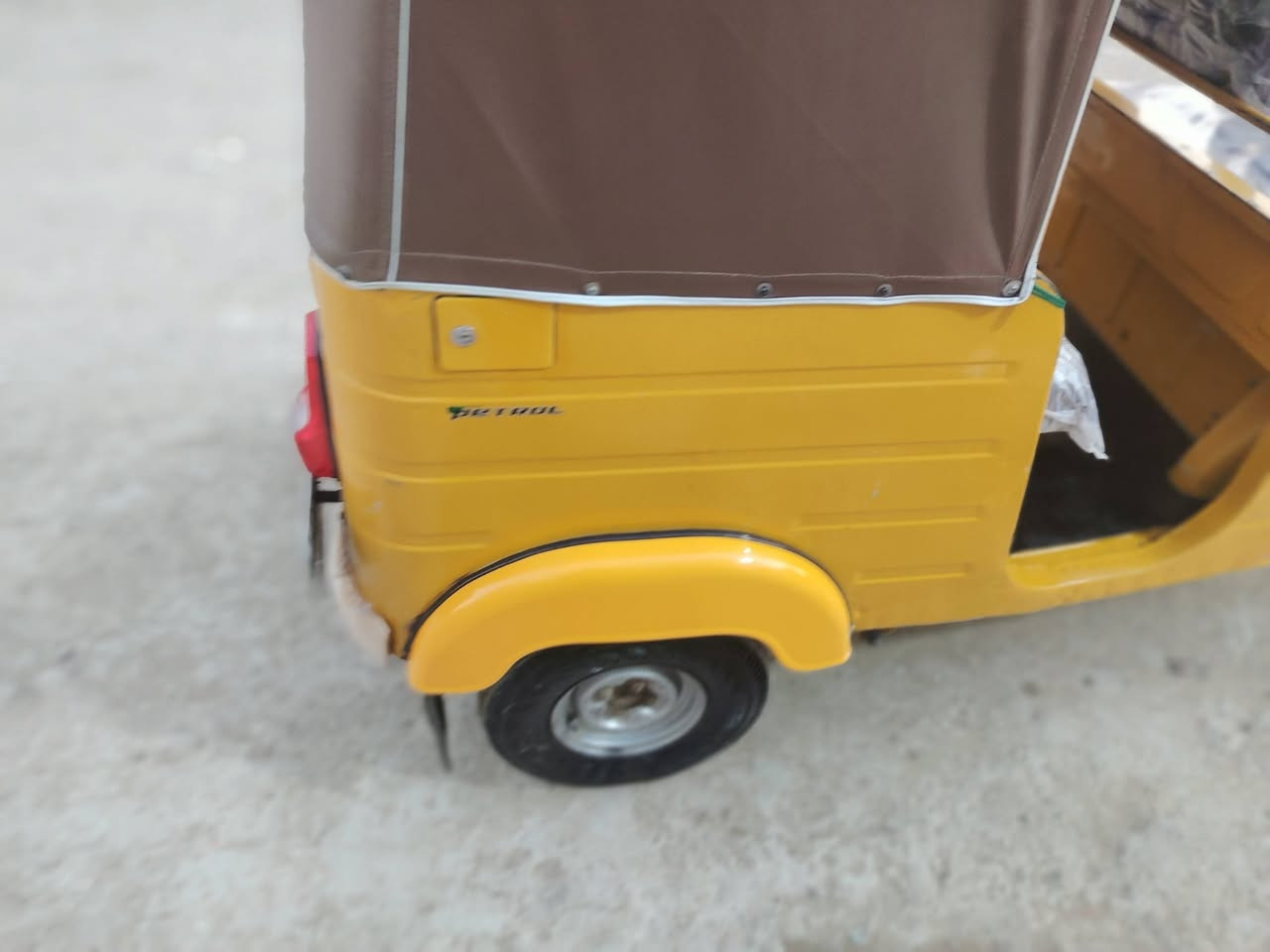 سلام عليكم تكتك 19 شهر 11 للبيع مكينه لا تنقيص ول تبخير خير من الله تكتك مابيه صبق بس شبر كلش قليل وبيه لقد كدامك ما بي صبق راجع عل بارد كعيات جديده كهربيات شغاله تخم تير جديد عيني جهزه ما ذب عليه ربع رقم وسنونه تحويل ثاني يوم بسمك نكليزي المكان حي طارق الوصط وهذه رقمي *********** ما متواجد عل فيس ا
