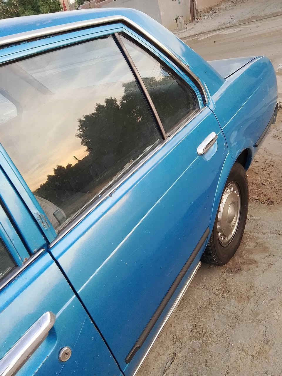 سلام عليكم سياره كرونه موديل 80 للبيع بسمي تحويل ثاني يوم كير ومحرك بلادي كهربائيّة كلهه شغله تخم تاير تبريد شغل ثلج سياره كلهه شغله سايد بريك صدر امامي وخلفي جديد سياره جاهزه مانقصهه شي
مكان بغداد حي نصر 
لسعر 28
لاستفسار على رقم 
***********
