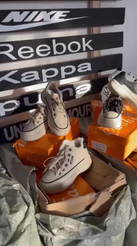 سلام عليكم اهلنة وناسنا طيبة لمحترمة توفرت لبضاعة خير من الله
الوان حلوة ولادي بناتي ولسعر جوة سوك 6 الاف فقط بلش 
جوة سوك جايكم عيد قياسات من 37%38%39 
رقمي بي واتساب ولخاص مفتوح ***********
توصيل داخل كميرة مجاني
