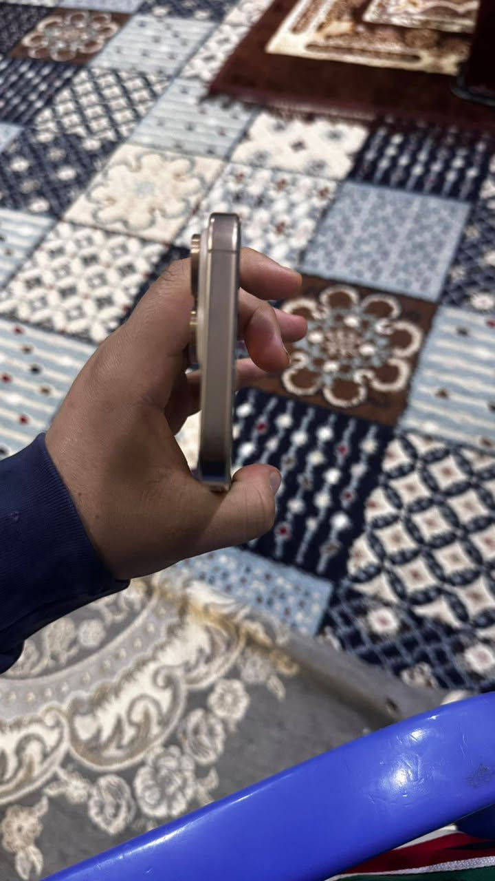 ايفون 16 برو ماكس
ذاكرة  256 
البطارية ٩٤

نضافة 100℅

الجهاز ماستر ومكفول من الخدش ومكفول من اي ضرر 

للاستفسار  ***********
