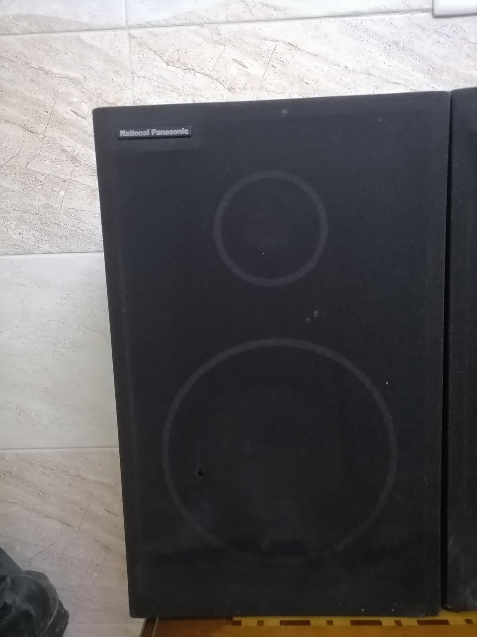 السلام عليكم ورحمة الله وبركاته جبنالكم تحفه فنيه زوج سماعات شرط الشغل شرط النظافه كاملين ما بيهم اي نقص او عيب للبيع السعر خاص مكان موصل يوجد توصيل كافه محافظة العراق وهذا رقمي *********** موجود واتساب علا هذا الرقم
