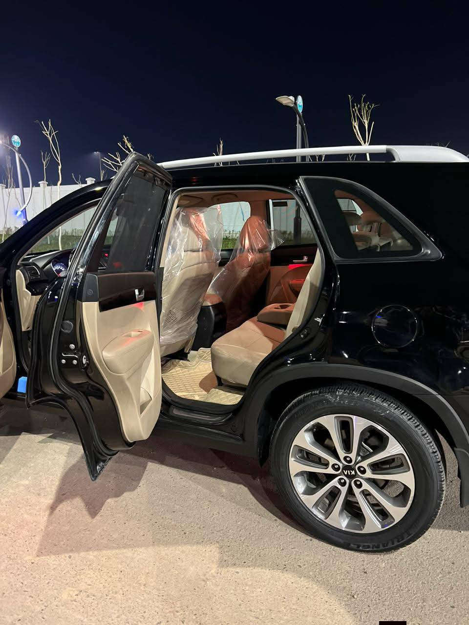 السلام عليكم
سورنتو 2015 للبيع

بصمه

بصمت ابواب

داخل بيجي

داخل صاج

سبعة راكب 

مكينه 4 

ماشي 140

سياره جاهزه. 

سياره بسمي تحويل

السعر اتصل وتدلل

الاتصال *********** او واتساب
