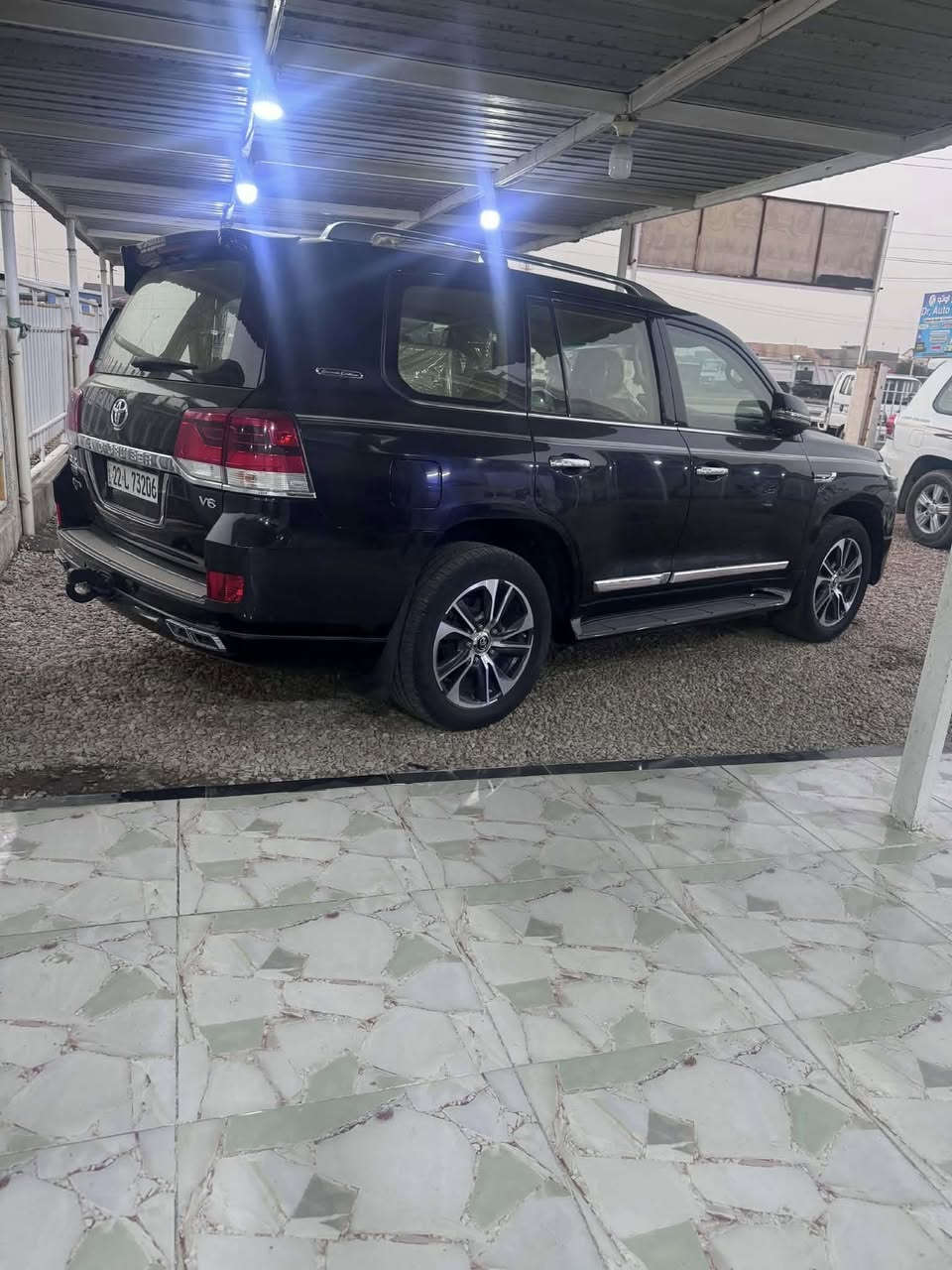 تويوتا لاندكروز GXR موديل 2020 ساز باب اول كراند تورنك نظيفة جداً رقم بغداد الجديد بأسمي لون اسود مغلفه ppf كامل مكفولة كفالة عامة 

🟩 السعر  _ 560 بيع مستعجل جوة سوق 

عداد المسافة : 70 الف كيلو حقيقي السياره بوضع الزيرو 
فول مواصفات 1/1 
لون اسود مغلفه ppf كامل

1- فتحة 
2- بصمة 
3- كراسي كهرباء 
4- كشنات جلد
5 -  3 شاشات كبيرة بلاد ام الترحيب
6- حساس خلفي وامامي 
7- جنطة كهرباء ( جكات )
8 - تحكم ستيرن جهتين
9 - مري شفط 
 10 - تشغيل عن بعد 
11 - اشاير ترحيب
12 - كشنين كهرباء 3 دكم 
13 - حساسات امامي وخلفي 
14 - شاحن لاسلكي( واير ليس ) 
15 -  8 ايرباك 
16 - دبل ماوس 
17 - اربع كامرات محيطيه 360 درجة 
18 - طفاية 
19 - ثلاجة 
20 - لايت زنون كشافات
21 - كروز سرعة 
22 - تحكم كهربائي بلمري 
23 - ويل كب كروم حجم 20
24 -حجم المحرك: 6 سلندر 4000
25-ميموري
26 - بصمات عدد 2
27 - نظام EST 2nd
28 - نظام ABS
29 - زراكات لايت
30 - شاشة ليزيرية
31- دشبول لگزز
32- اشارة لگزز
33- مري قابله للطي مع الرجوع
34-دوسات ليزريه علامة لاندكروز 
معروفه مواصفات الساز  
مكان السياره: بابل
السعر540 مجال 
للأستفسار  ***********
